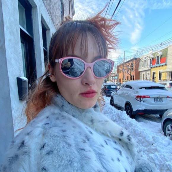 Meet your Posher, Claire - Picture 1 of 1